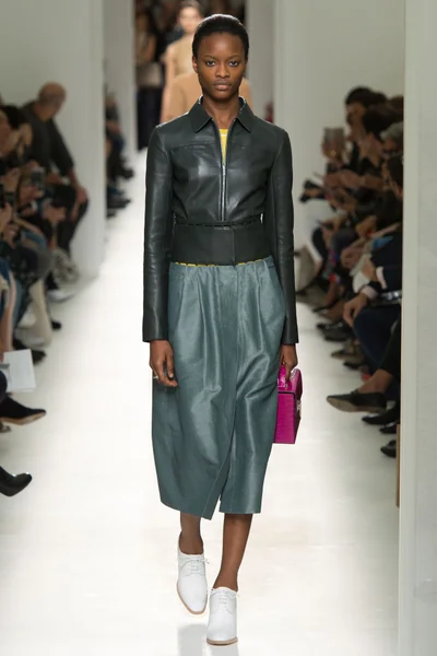 Look 24